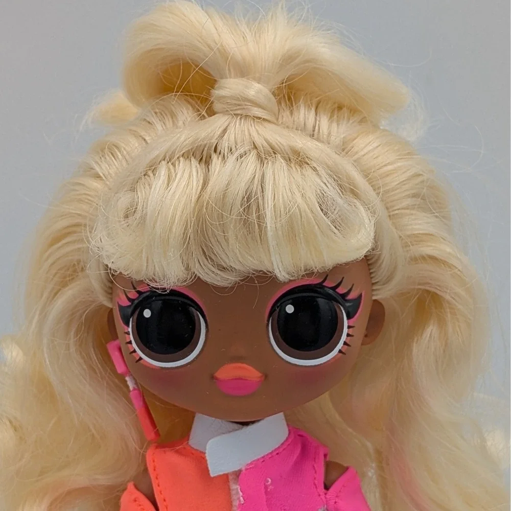 LOL Surprise OMG Lights Speedster Fashion Doll Neon Racing Blonde Hair Accessory